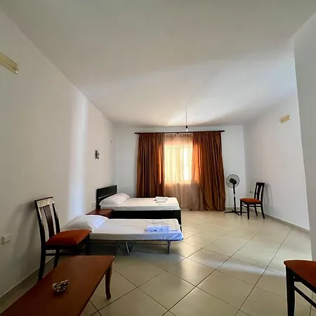 Garden Terrace 招待所 Vlorë